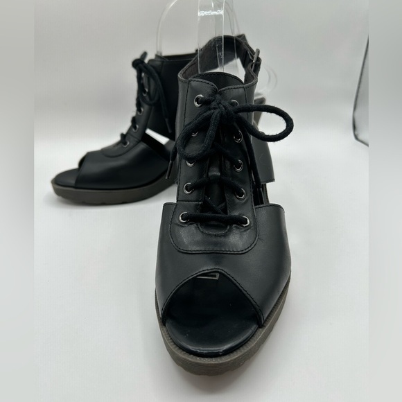 RARE DR MARTENS LAINA Leather Black LACE WEDGE  SANDALS SIZE 7 - Picture 3 of 10